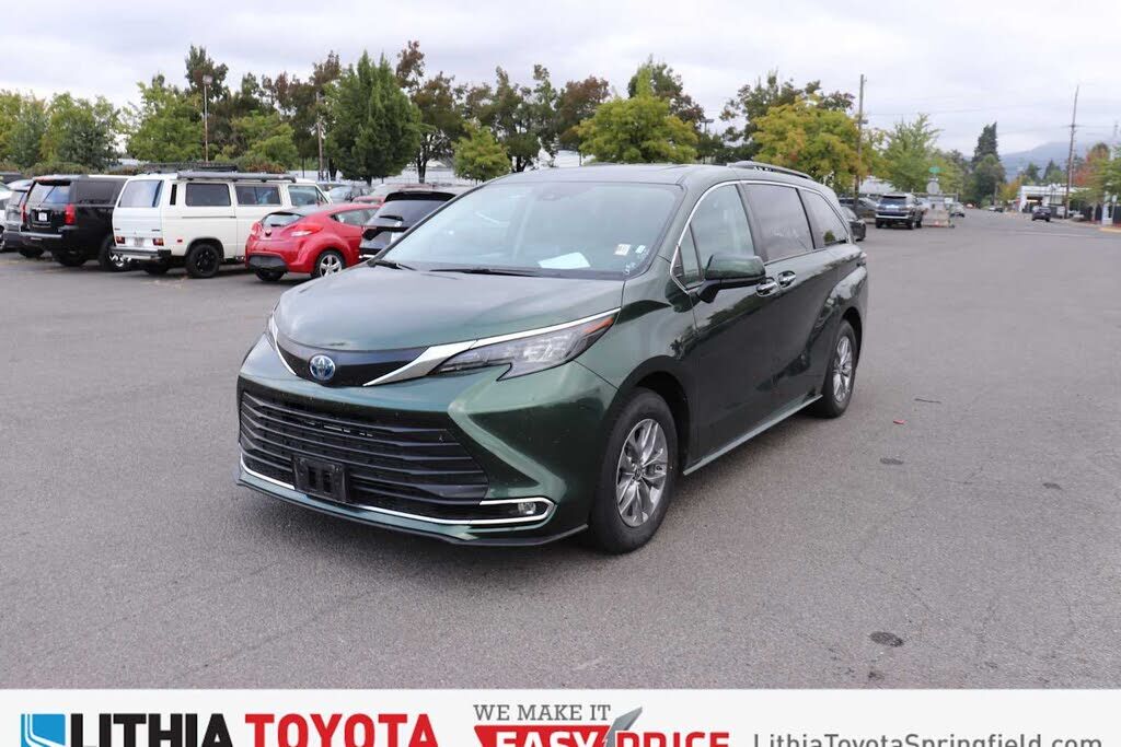 2024 TOYOTA Sienna