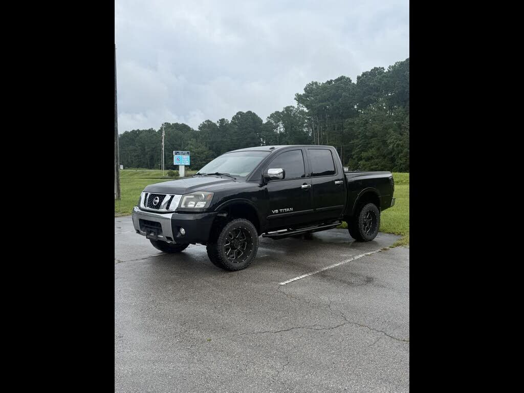 2011 NISSAN Titan