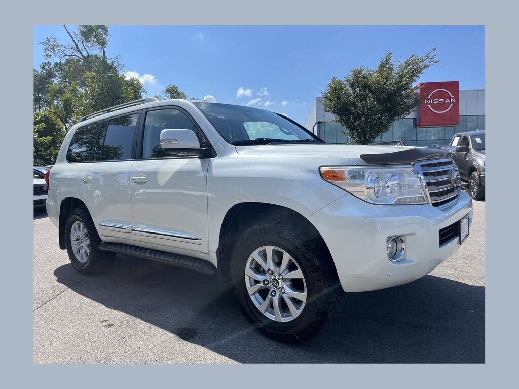 2015 TOYOTA Land Cruiser