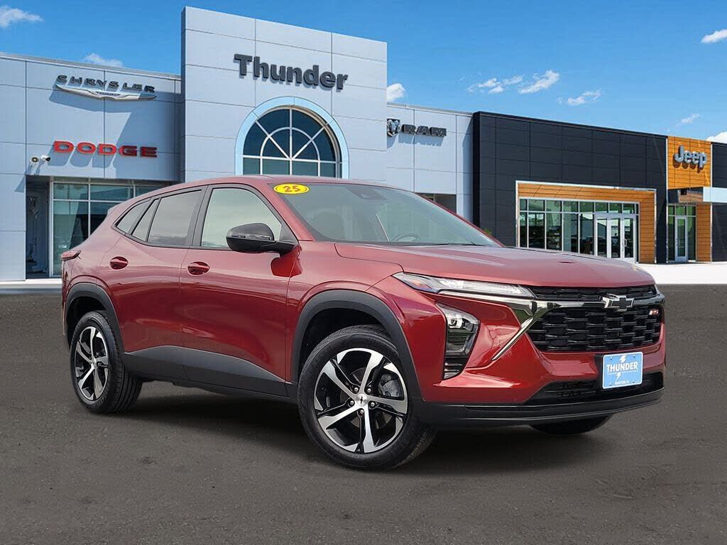 2025 CHEVROLET Trax