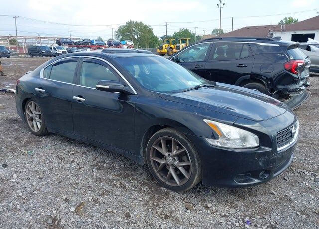 2011 NISSAN Maxima