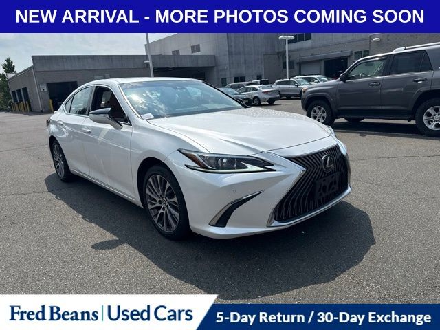 2021 LEXUS ES