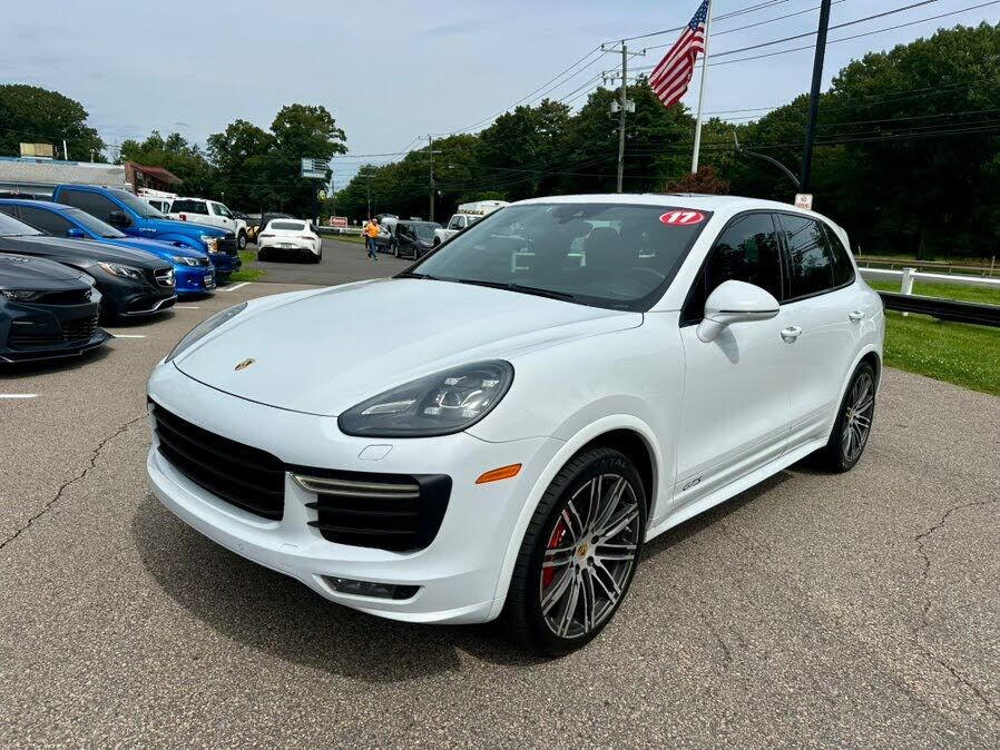 2017 PORSCHE Cayenne