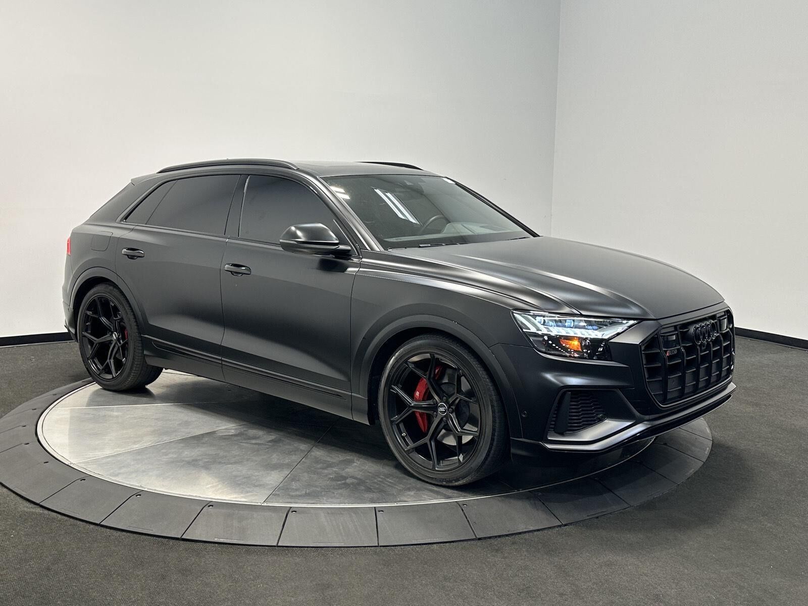 2023 AUDI SQ8