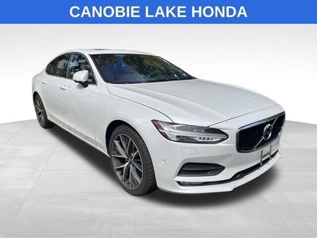 2017 VOLVO S90