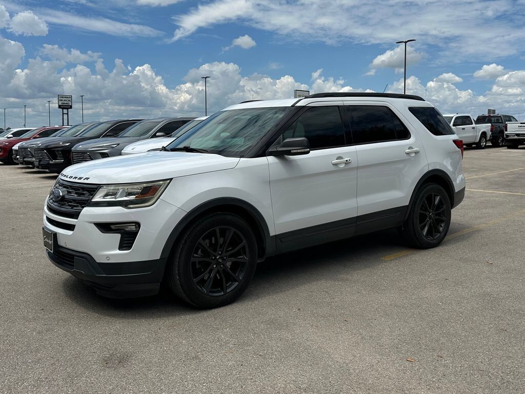 2018 FORD Explorer