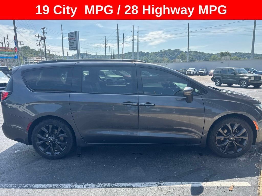 2019 CHRYSLER Pacifica