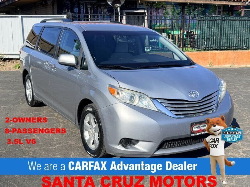 2017 TOYOTA Sienna