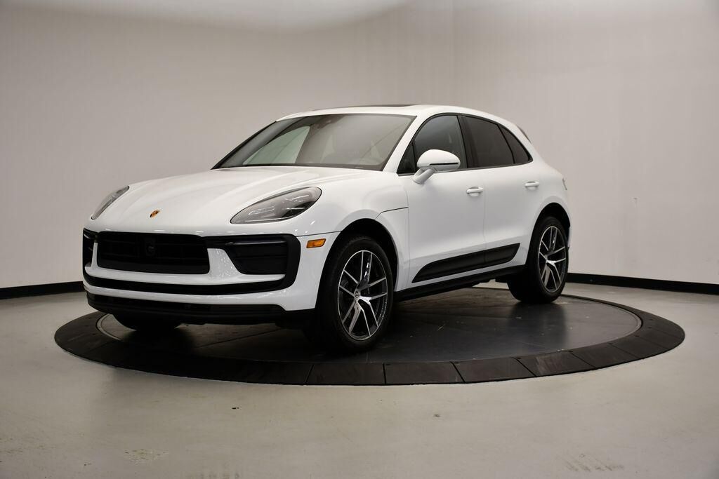 2026 PORSCHE Macan