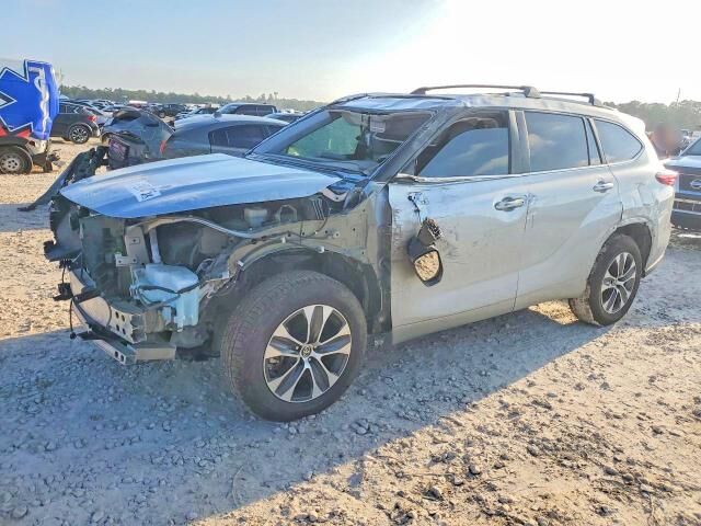 2023 TOYOTA Highlander