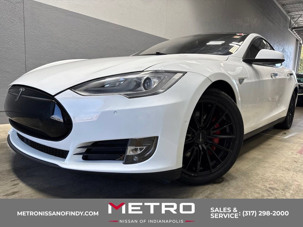 2015 TESLA Model S