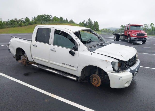 2011 NISSAN Titan