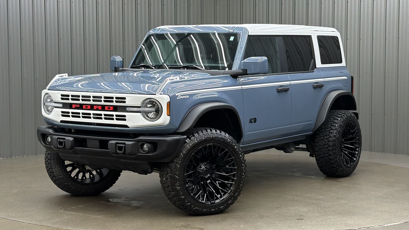 2023 FORD Bronco