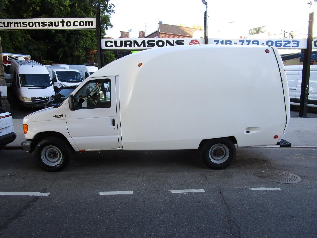 2005 FORD E-350