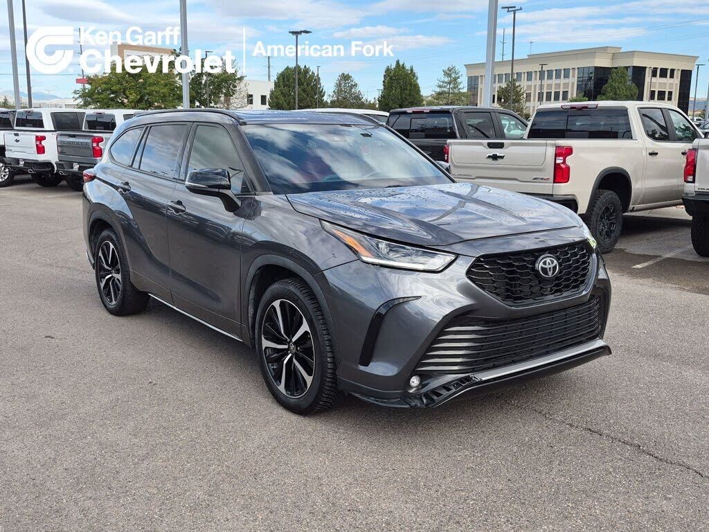 2021 TOYOTA Highlander