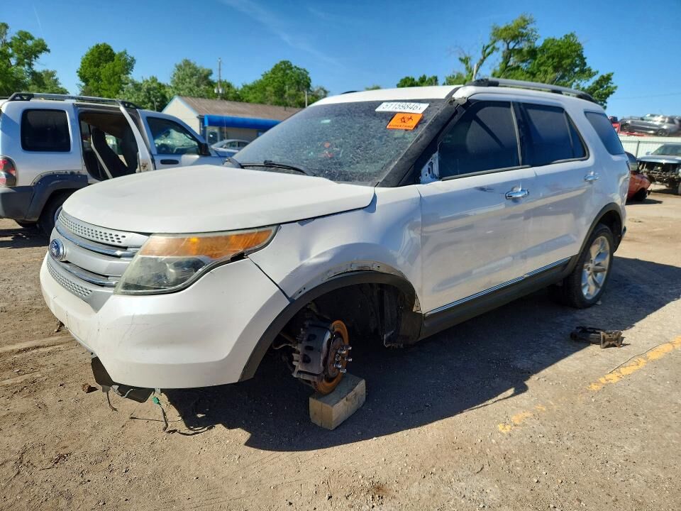 2013 FORD Explorer