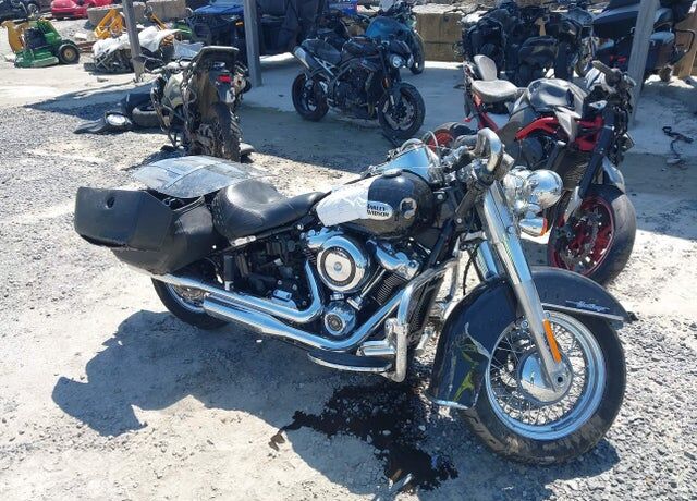 2021 HARLEY DAVIDSON FLHC / Heritage Classic