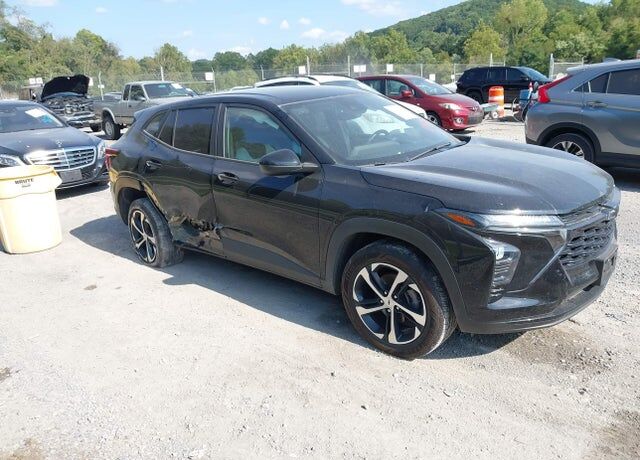 2025 CHEVROLET Trax