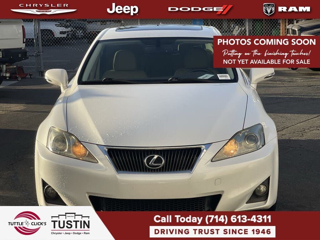 2011 LEXUS IS