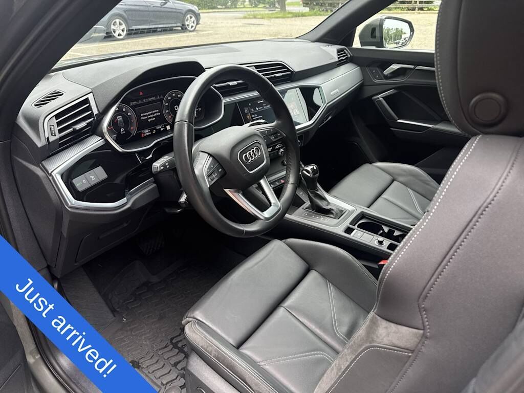 2022 Audi Q3