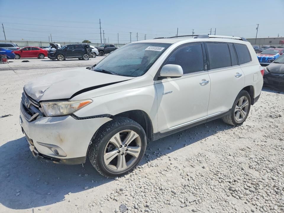 2013 TOYOTA Highlander