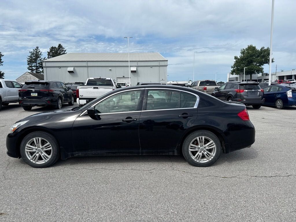 2013 INFINITI G37