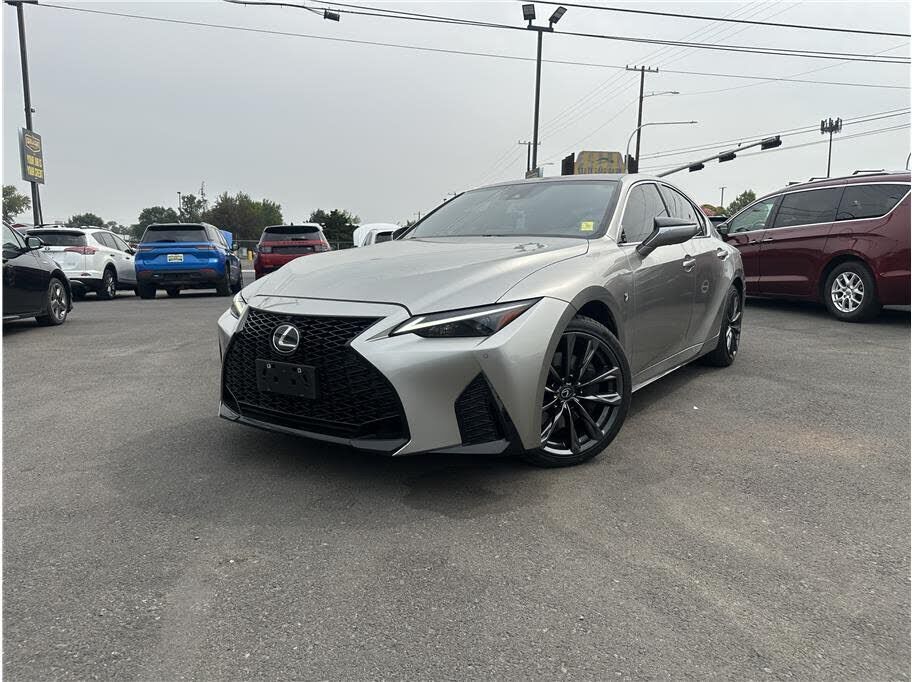2022 LEXUS IS