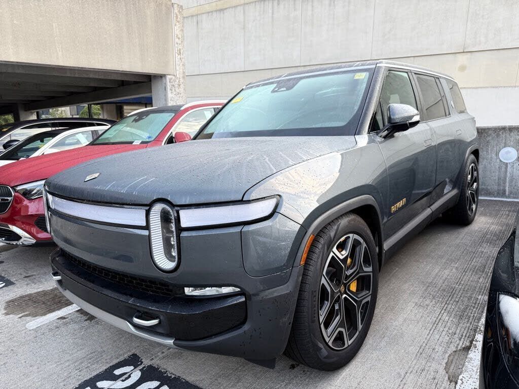 2022 RIVIAN R1S