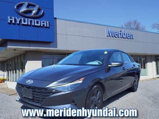 2022 HYUNDAI Elantra