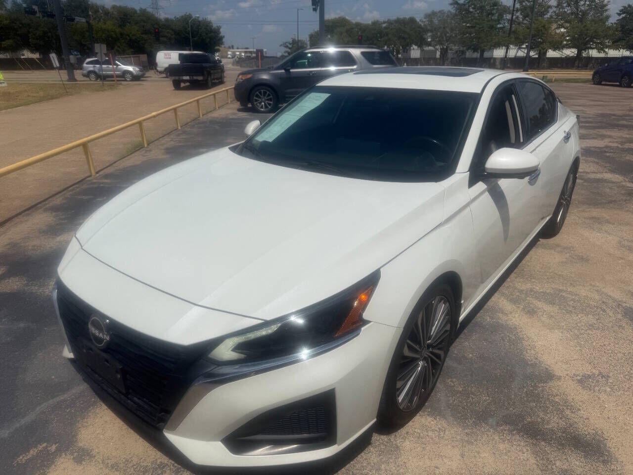 2023 NISSAN Altima