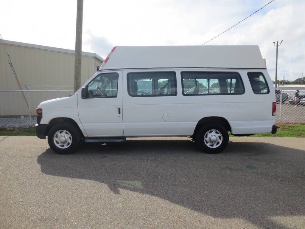 2010 FORD E-350