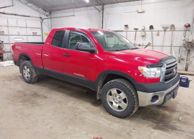 2011 TOYOTA Tundra