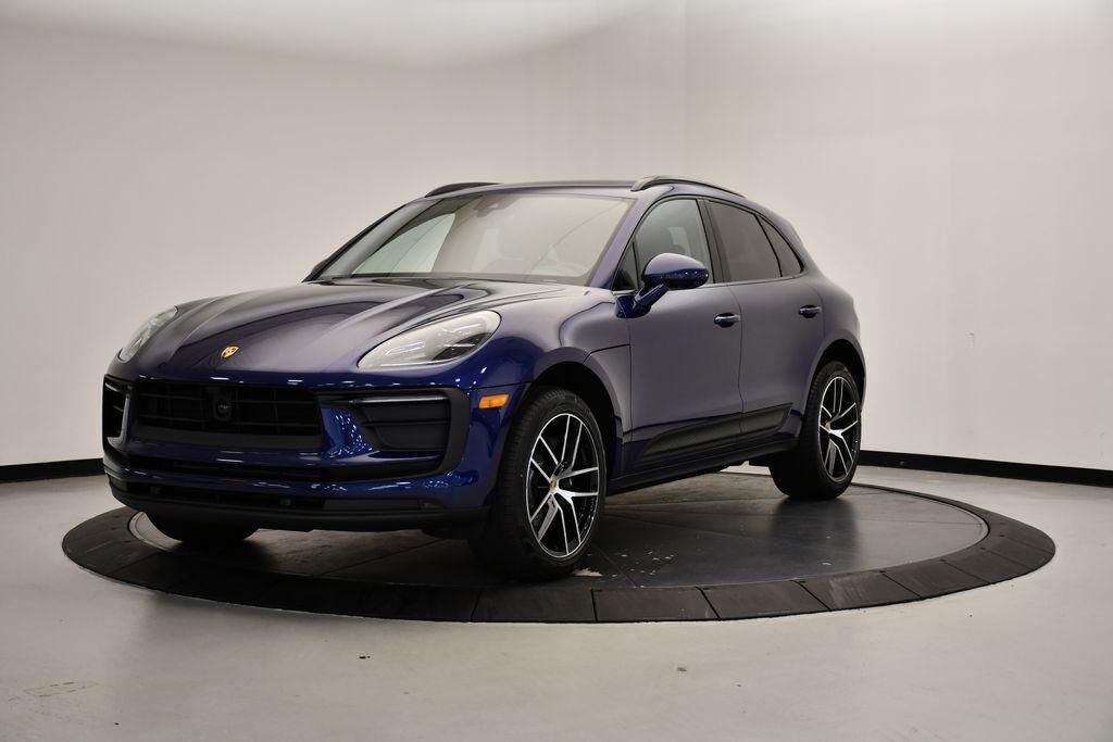 2026 PORSCHE Macan