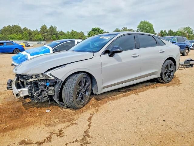 2022 KIA K5