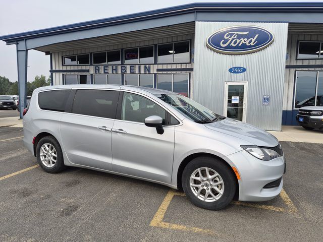 2022 CHRYSLER Voyager