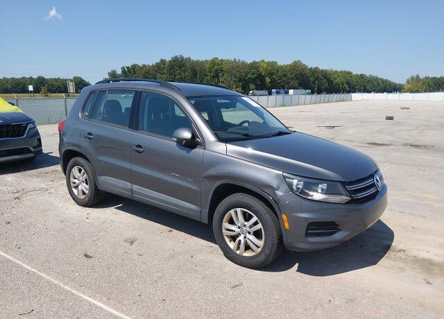 2016 VOLKSWAGEN Tiguan