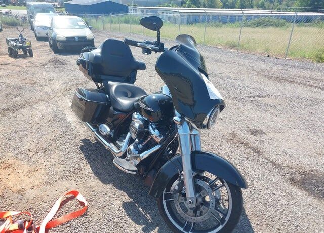 2017 HARLEY DAVIDSON FLHX / Street Glide