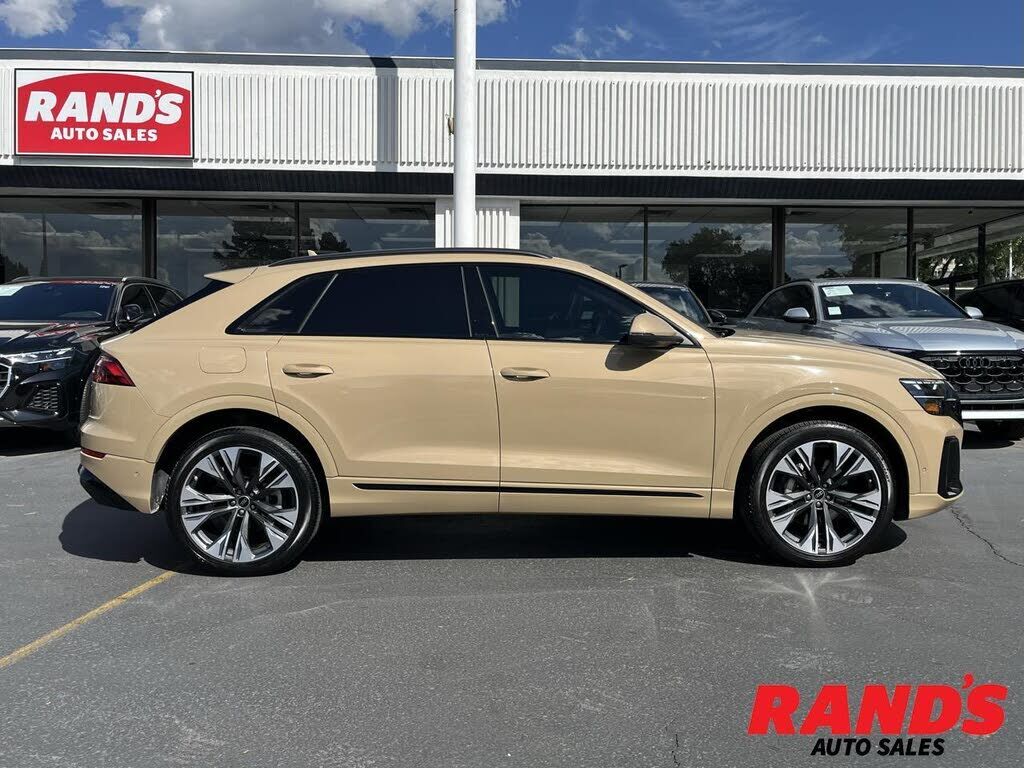 2024 AUDI Q8
