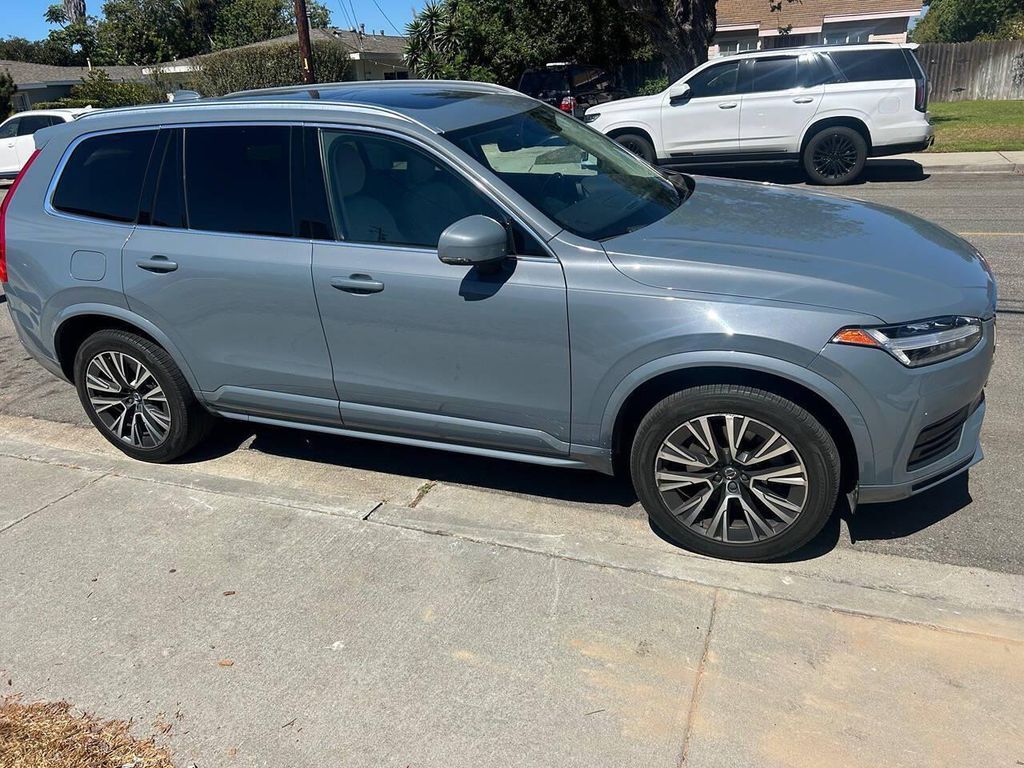 2020 VOLVO XC90