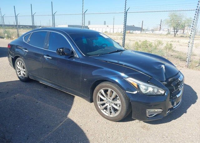 2017 INFINITI Q70