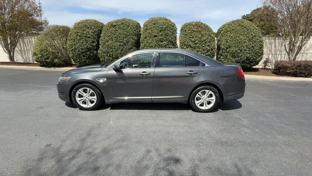 2016 FORD Taurus