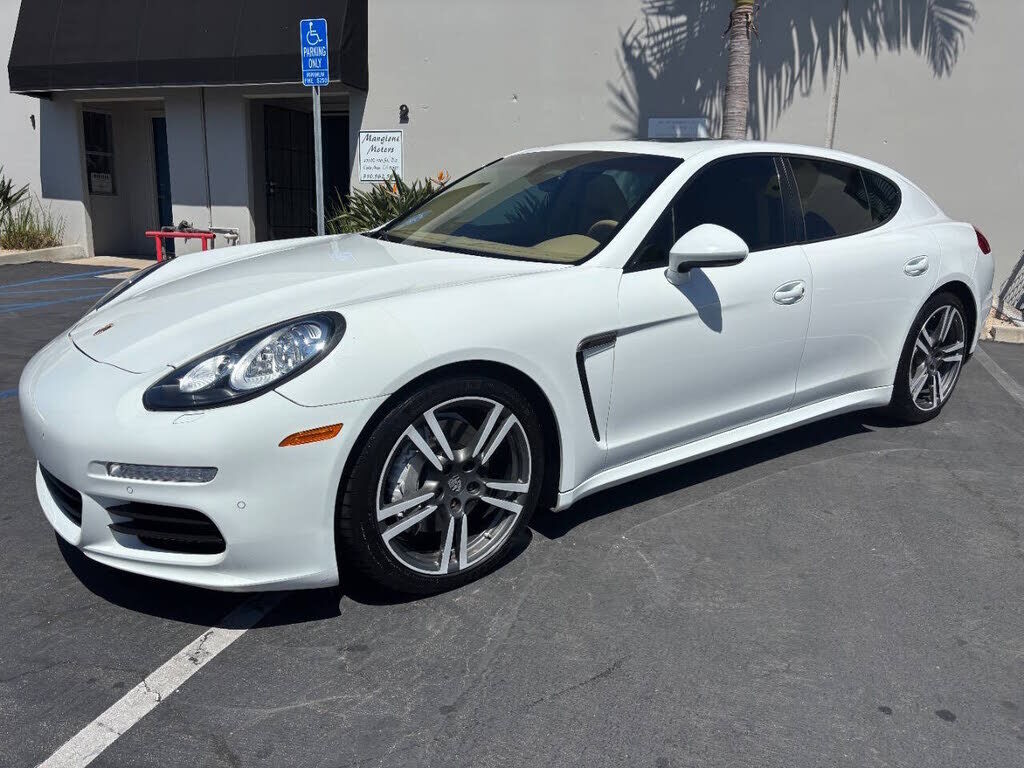 2014 PORSCHE Panamera