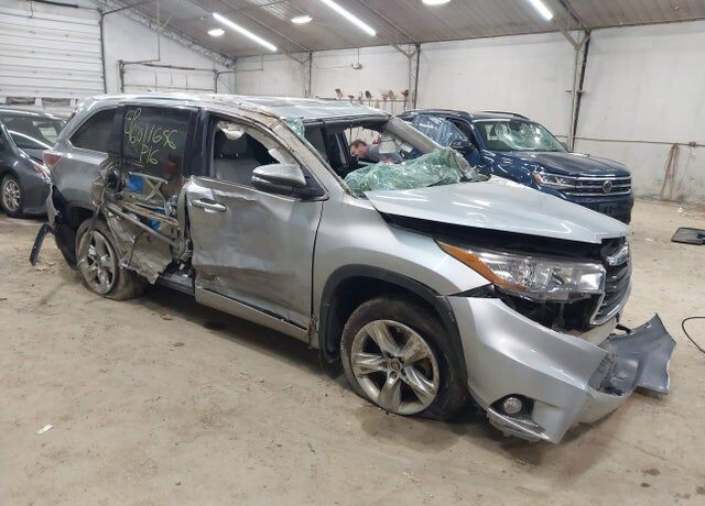 2016 TOYOTA Highlander