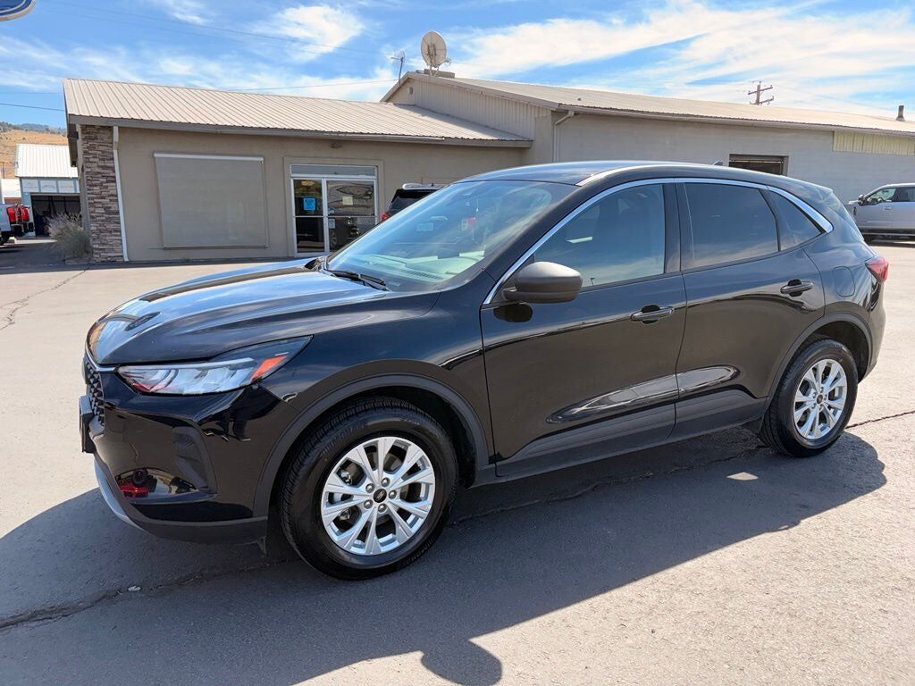 2024 FORD Escape
