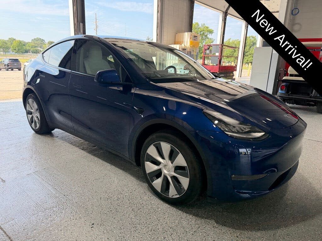 2023 TESLA Model Y