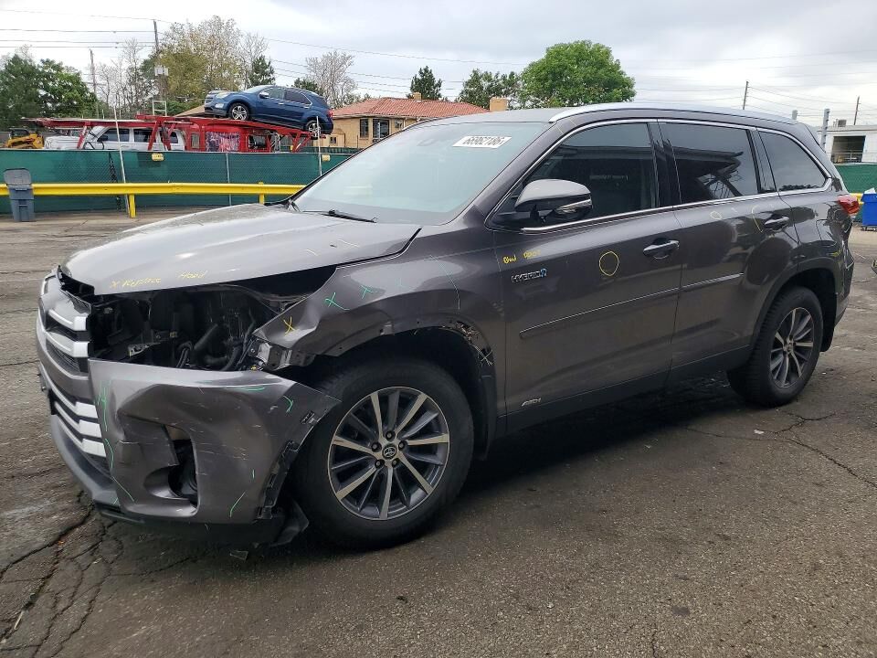 2019 TOYOTA Highlander