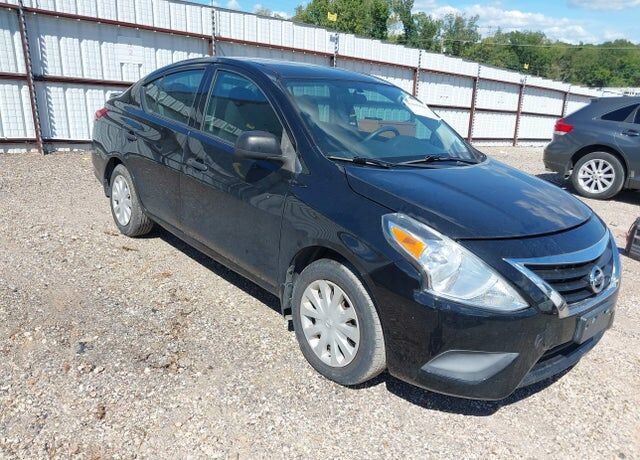 2015 NISSAN Versa