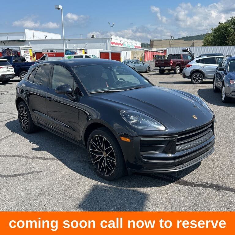 2022 PORSCHE Macan