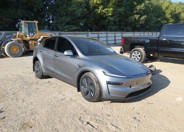 2026 TESLA Model Y