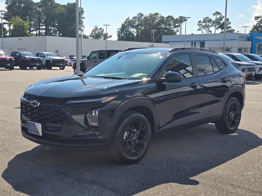 2026 CHEVROLET Trax
